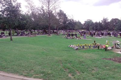 Lentons Lane Cemetery lawn graves in wide open spaces