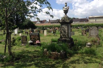 Windmill Road cemetery graves and monument