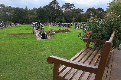 Widney Manor Cemetery non-cramped scenes and seating