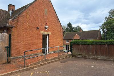 Widney Manor Cemetery toilet block